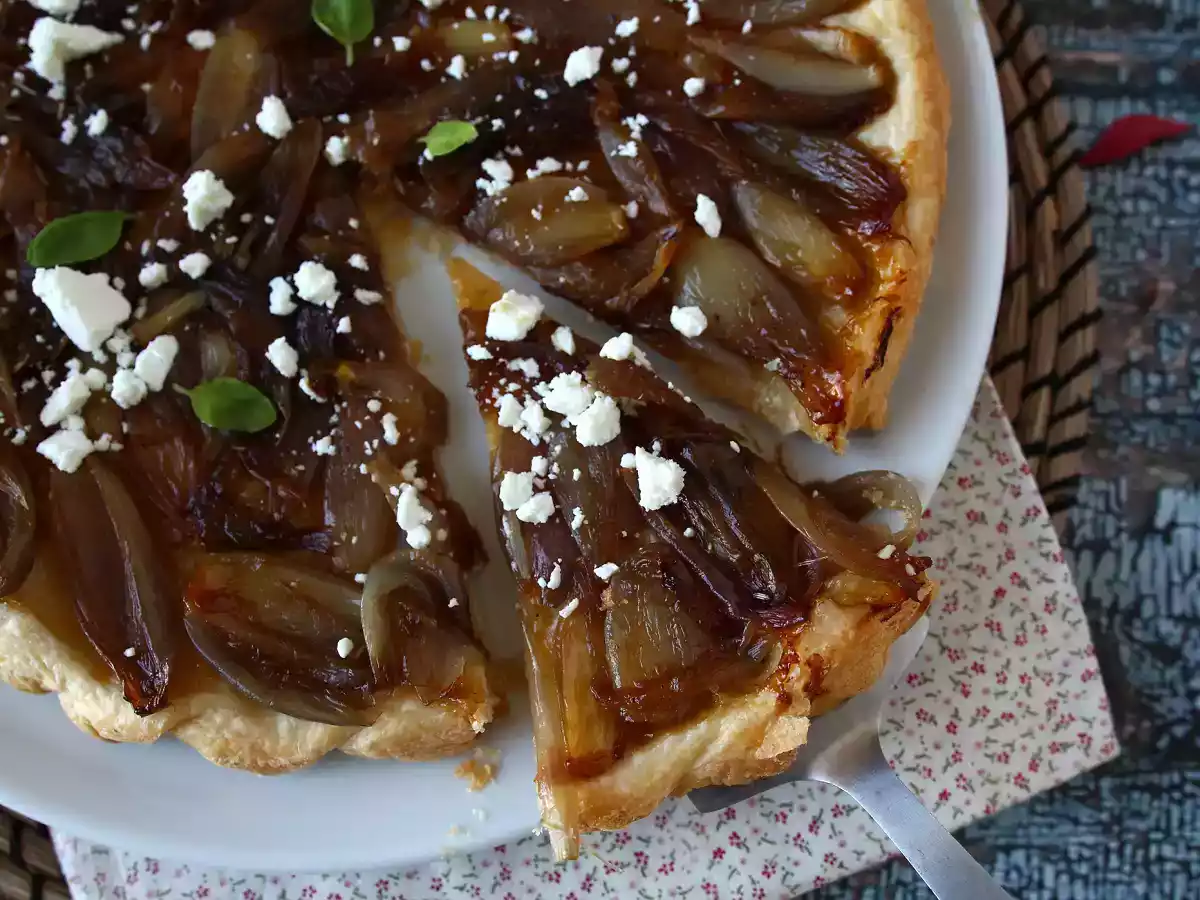 Tarte tatin se šalotkou a fetou, neodolatelná slaná verze! - foto 5