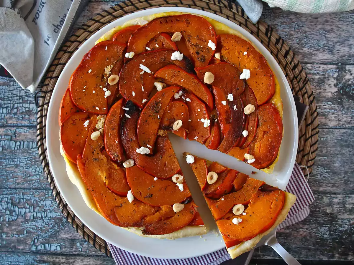 Tarte tatin z dýně Hokkaido s kozím sýrem a medem - foto 6
