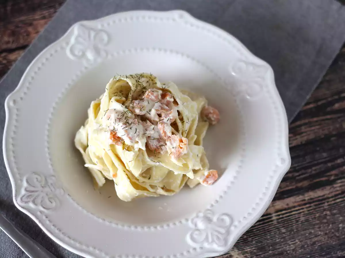 Těstoviny s lososem a sýrem ricotta: krémový recept, který chce vyzkoušet každý. - foto 2