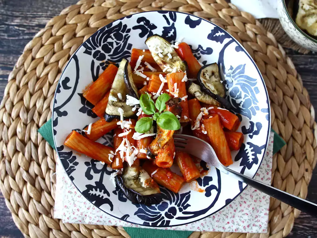 Těstoviny sicilské s lilkem, snadná a lehká verze - Pasta alla Norma - foto 3