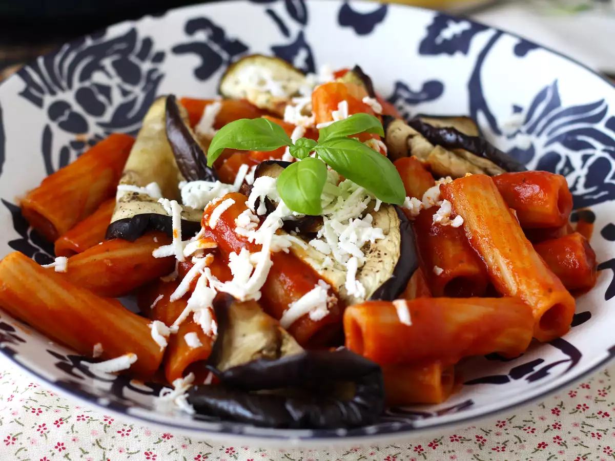 Těstoviny sicilské s lilkem, snadná a lehká verze - Pasta alla Norma - foto 5