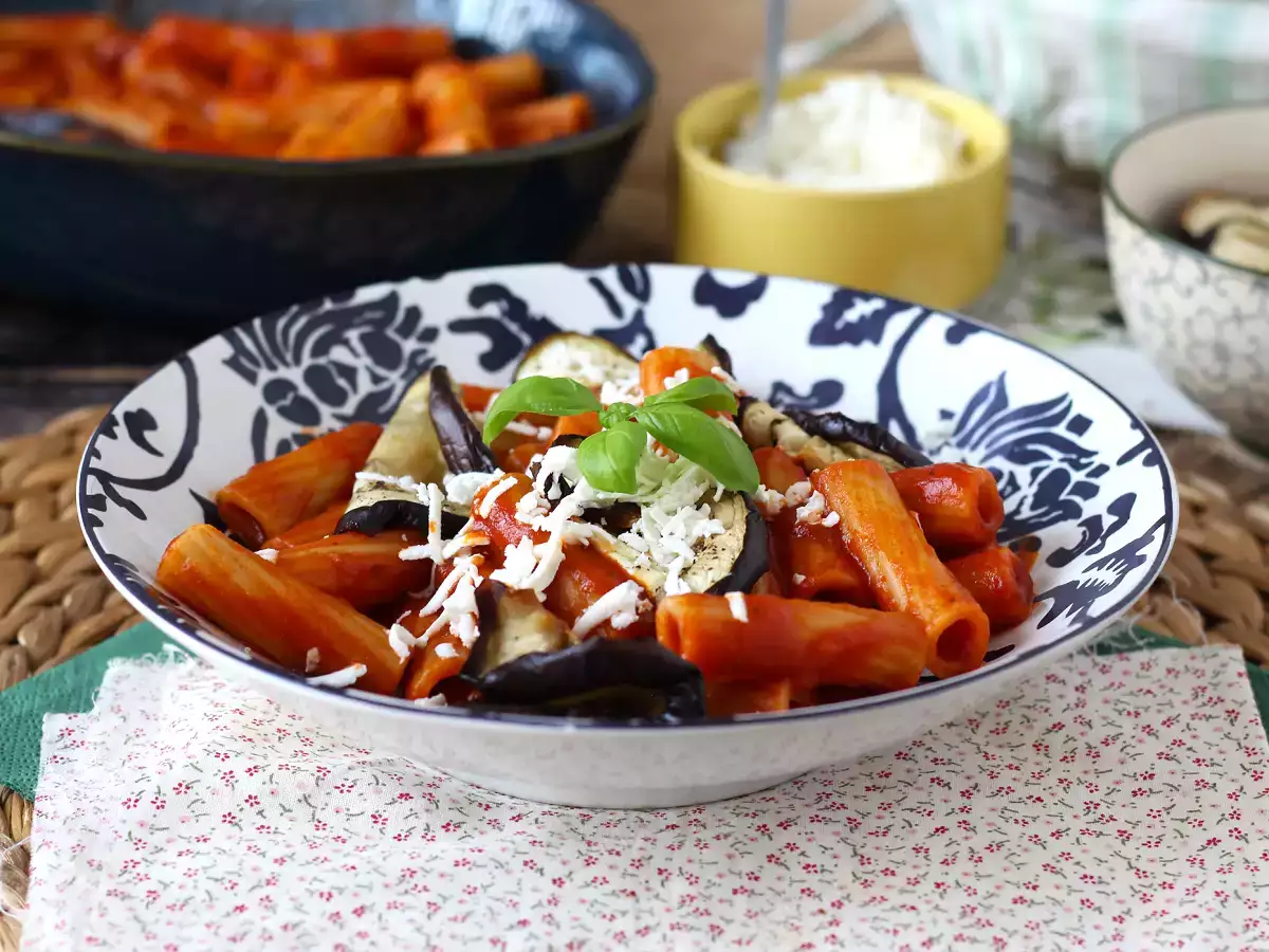 Těstoviny sicilské s lilkem, snadná a lehká verze - Pasta alla Norma - foto 6