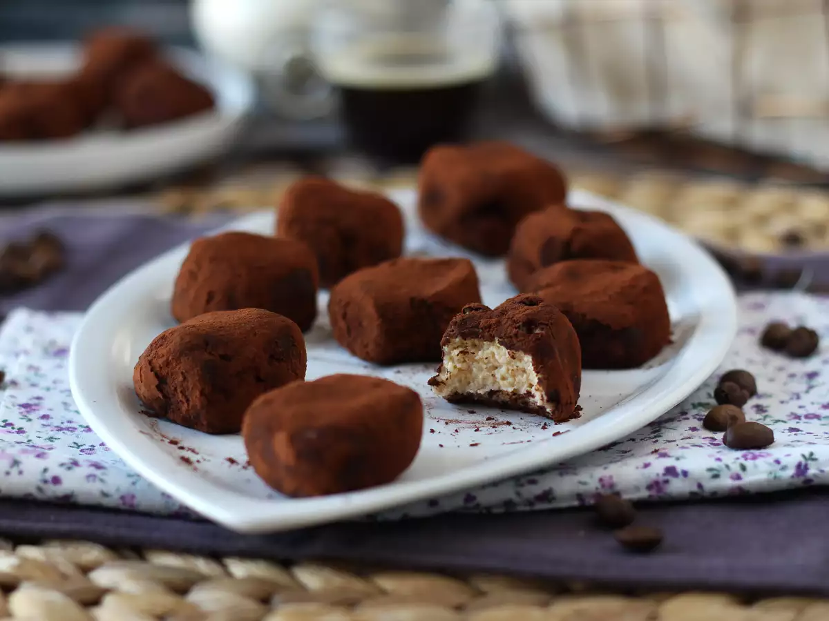 Tiramisu kuličky: dokonalý italský dezert ke kávě v mini porci!