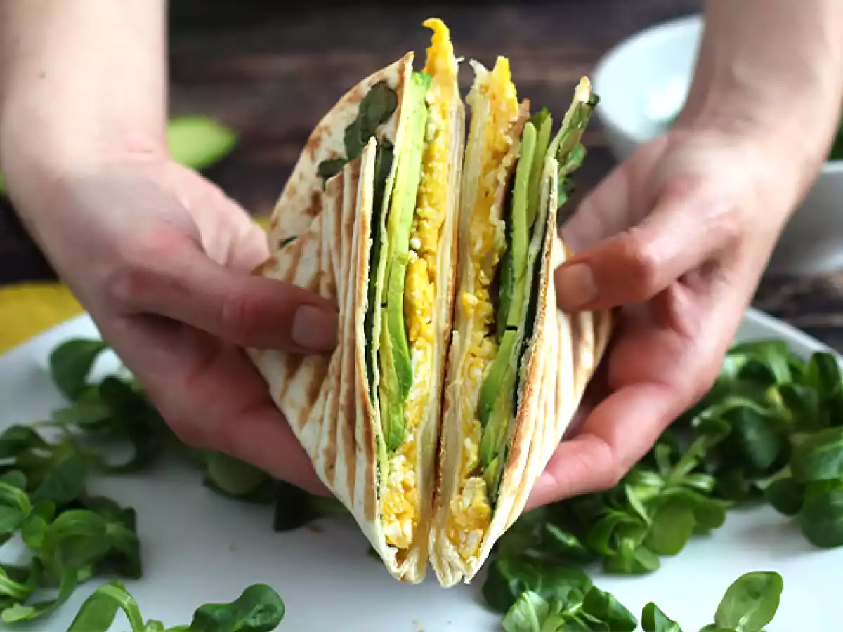 Toastový wrap ve stylu brunch - Tortilla Wrap Hack - foto 4