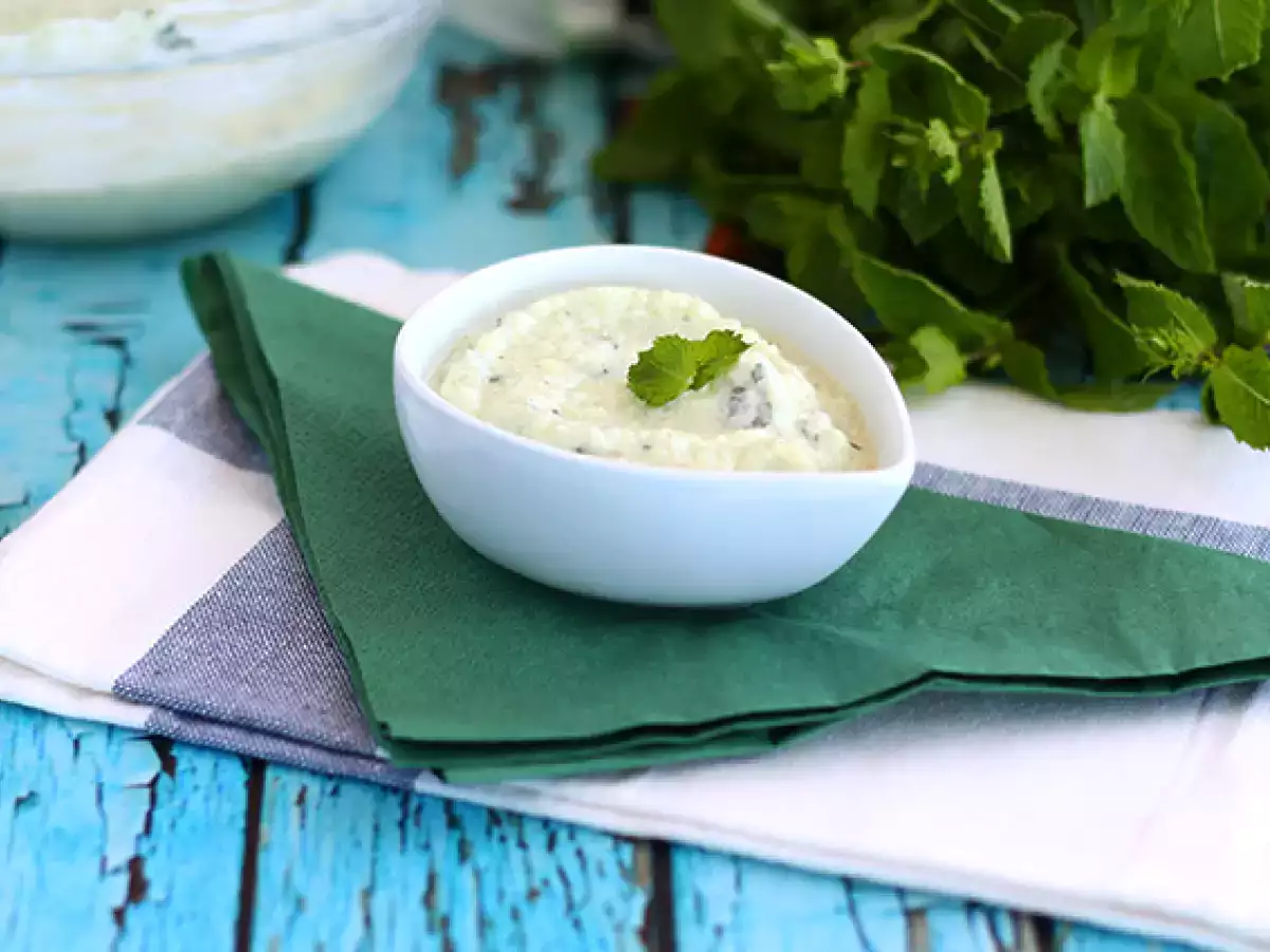 Tzatziki – řecká okurková omáčka s jogurtem