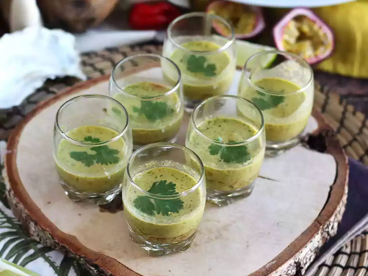 Ústřicové ceviche: leche de tigre a mučenka
