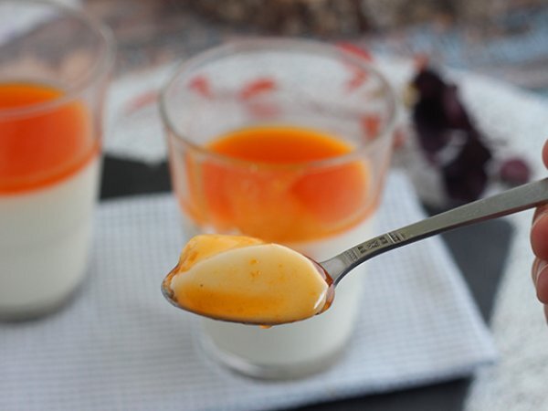 Vanilková panna cotta s meruňkovým coulis - foto 4