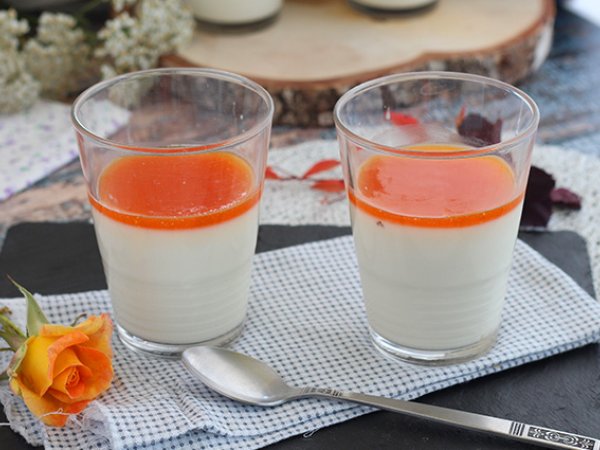 Vanilková panna cotta s meruňkovým coulis - foto 5