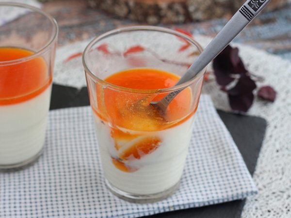 Vanilková panna cotta s meruňkovým coulis - foto 6
