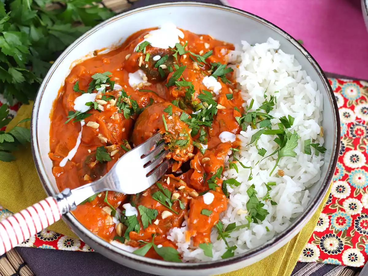 Veganská Malai Kofta: cizrnové karbanátky s rajčatovou omáčkou - foto 4