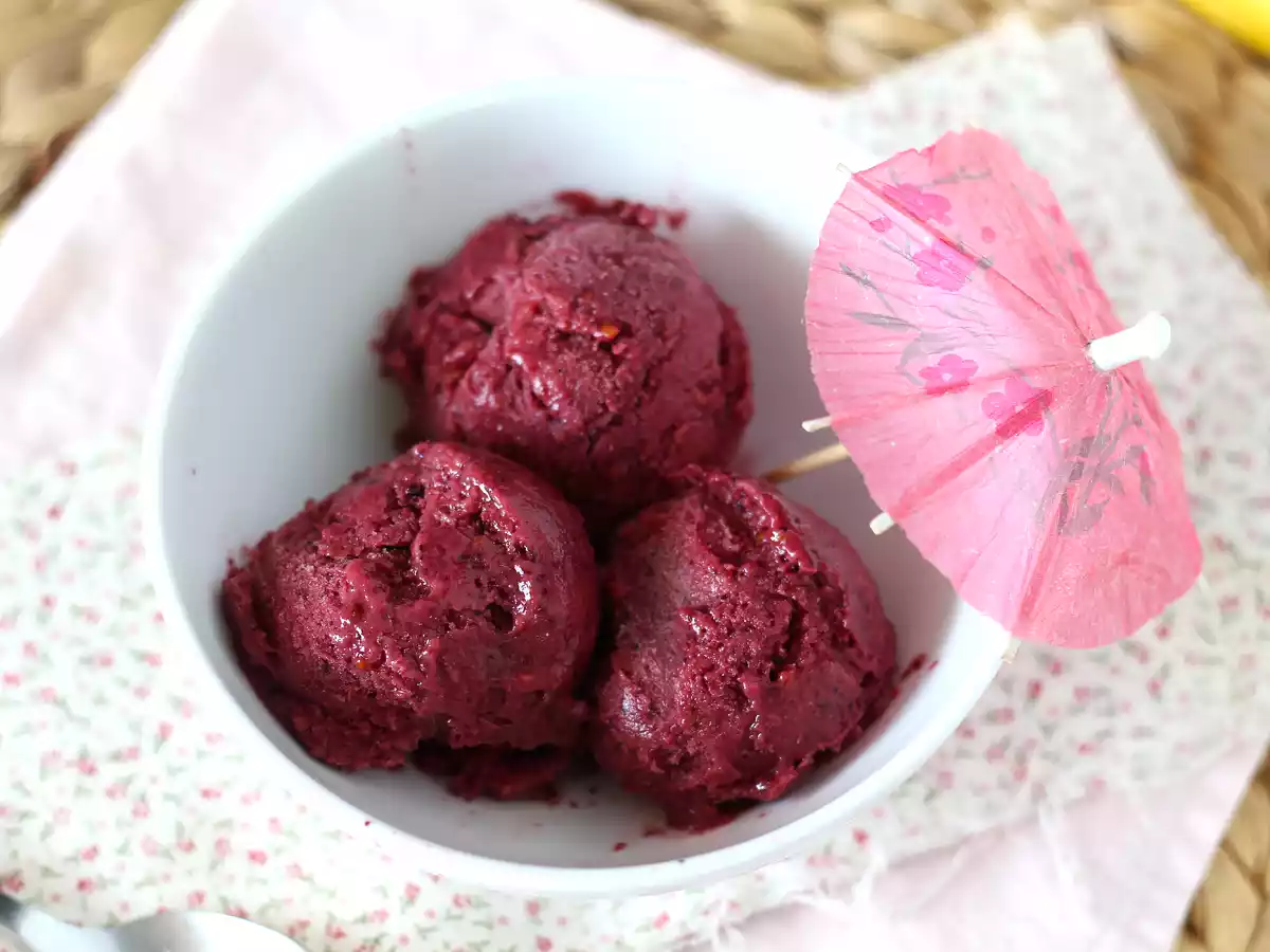 Veganská zmrzlina z červeného ovoce: super snadná banánová nice cream!