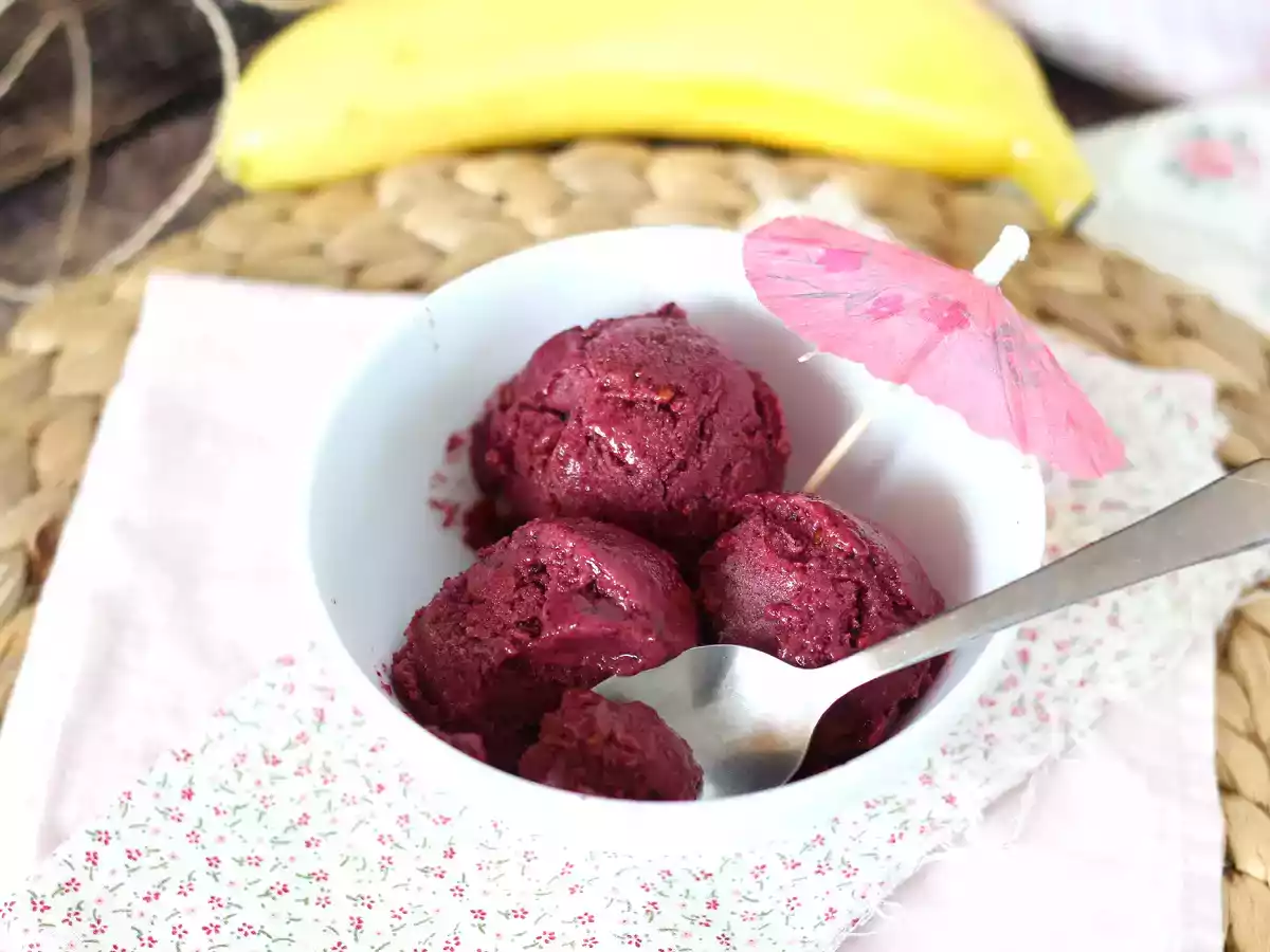 Veganská zmrzlina z červeného ovoce: super snadná banánová nice cream! - foto 3