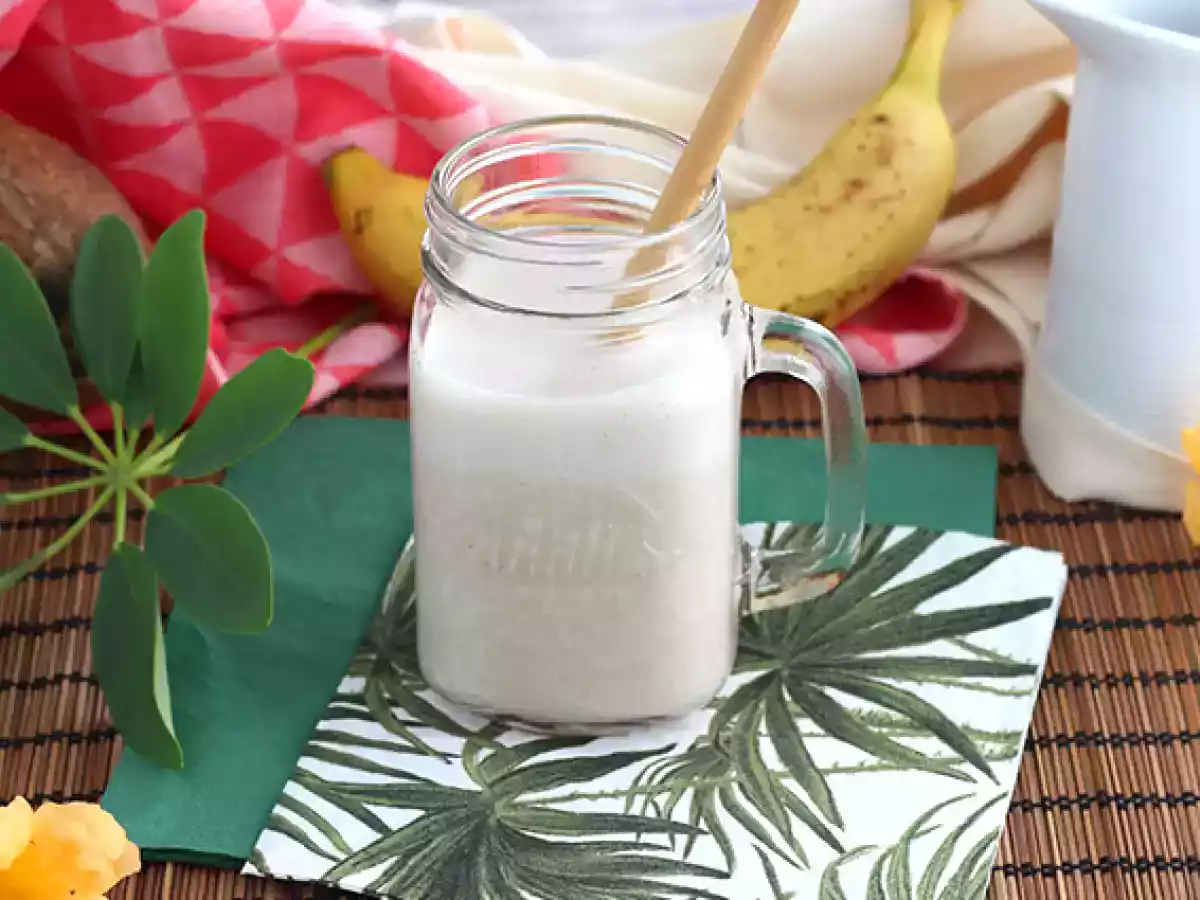 Veganský banánový koktejl
