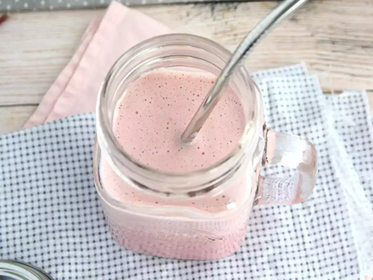 Veganský milkshake z červeného ovoce - foto 3