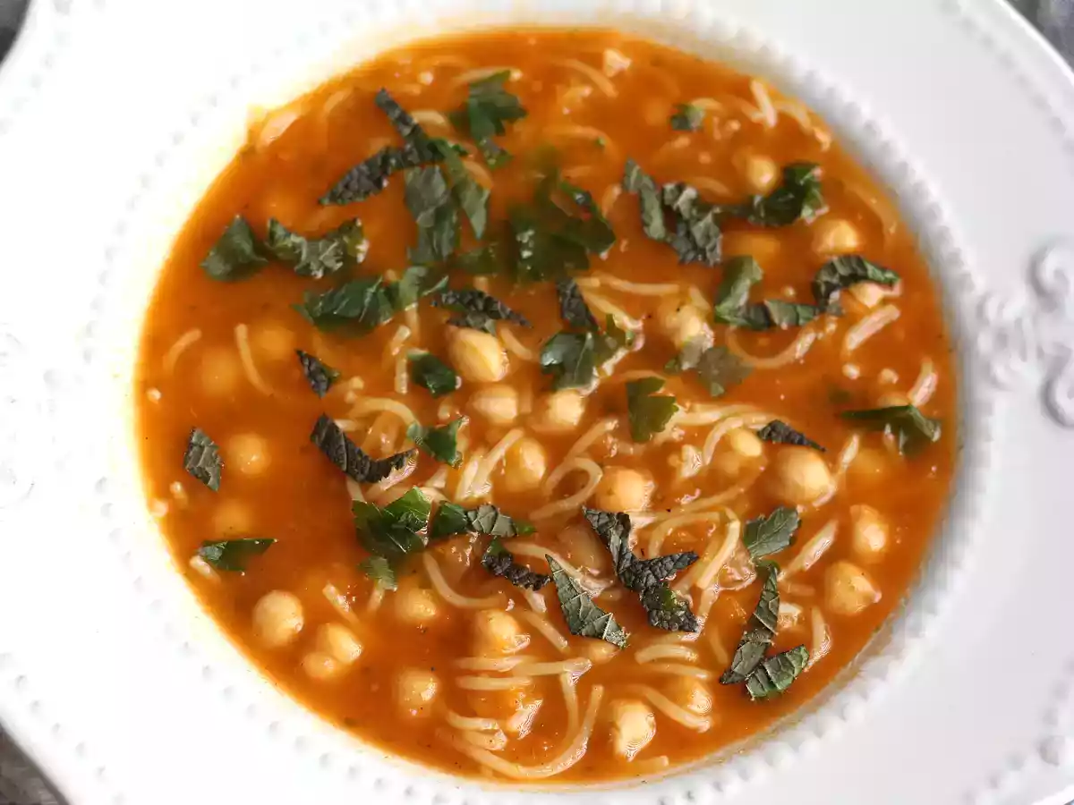 Vegetariánská polévka, aromatická a lahodná polévka! - foto 2