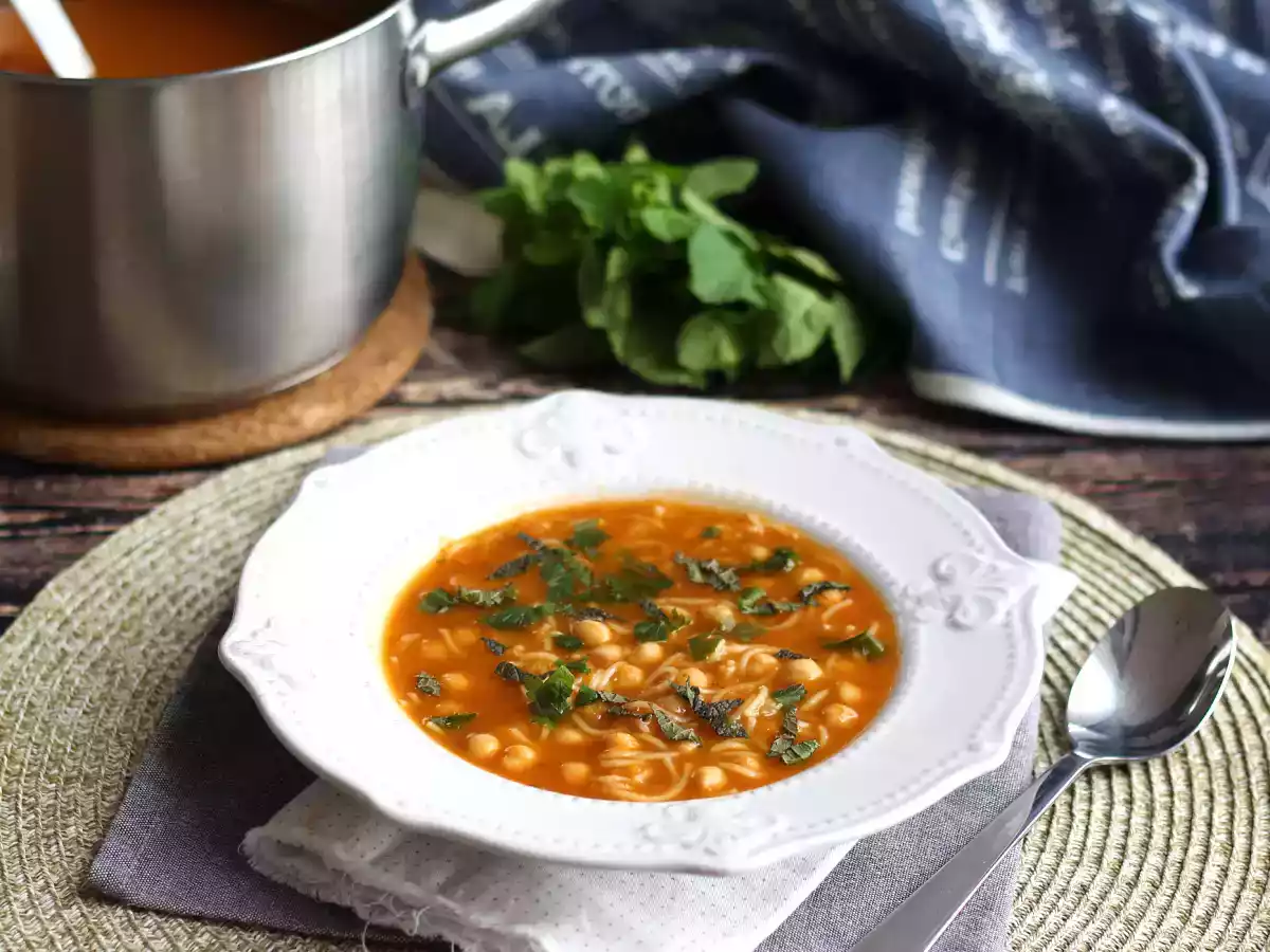Vegetariánská polévka, aromatická a lahodná polévka! - foto 3