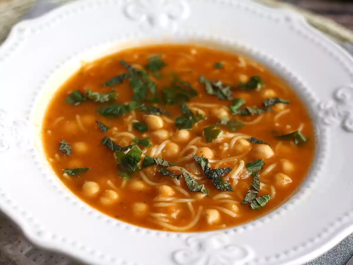Vegetariánská polévka, aromatická a lahodná polévka! - foto 4