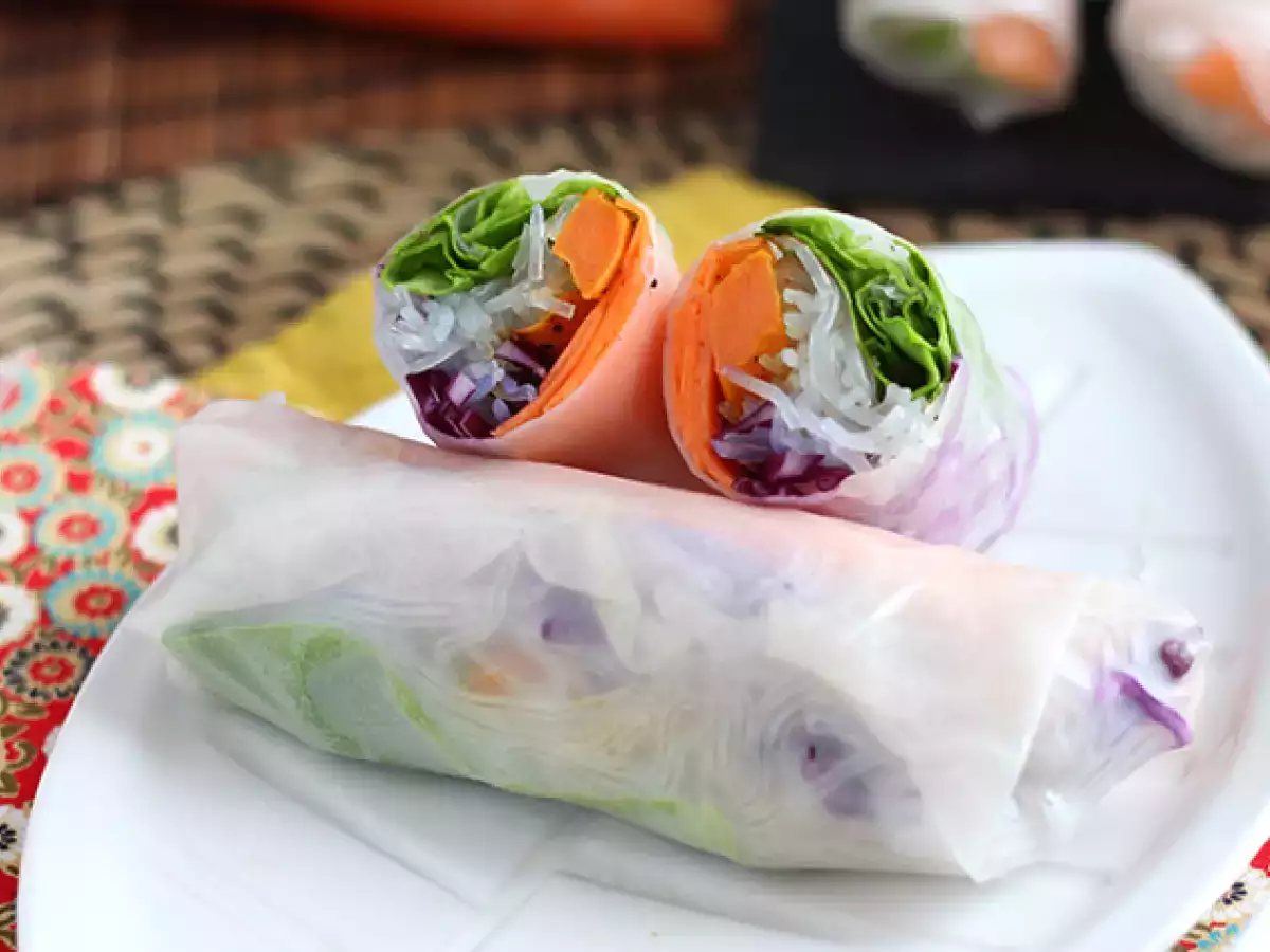Vegetariánské jarní závitky s červeným zelím a batáty - foto 3