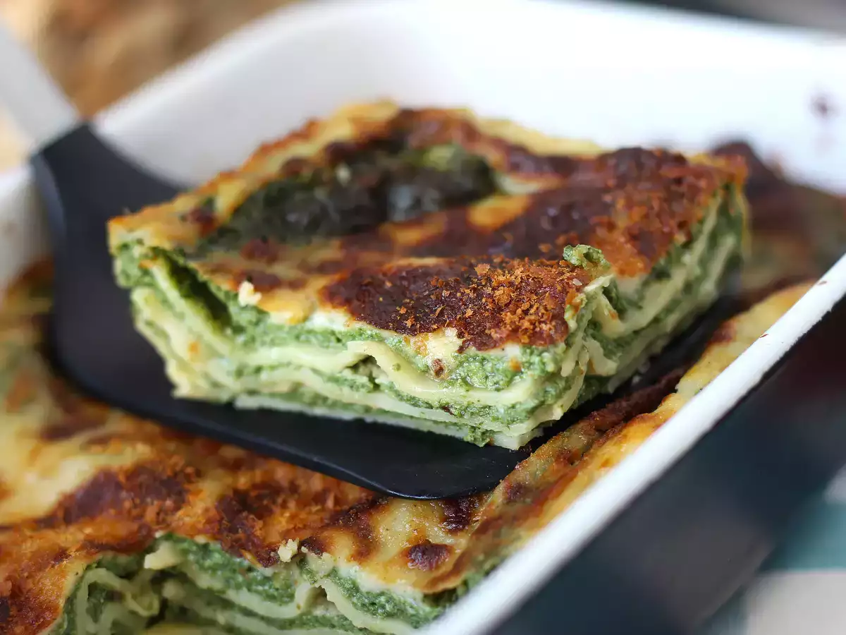 Vegetariánské lasagne se špenátem a tofu v horkovzdušné fritéze