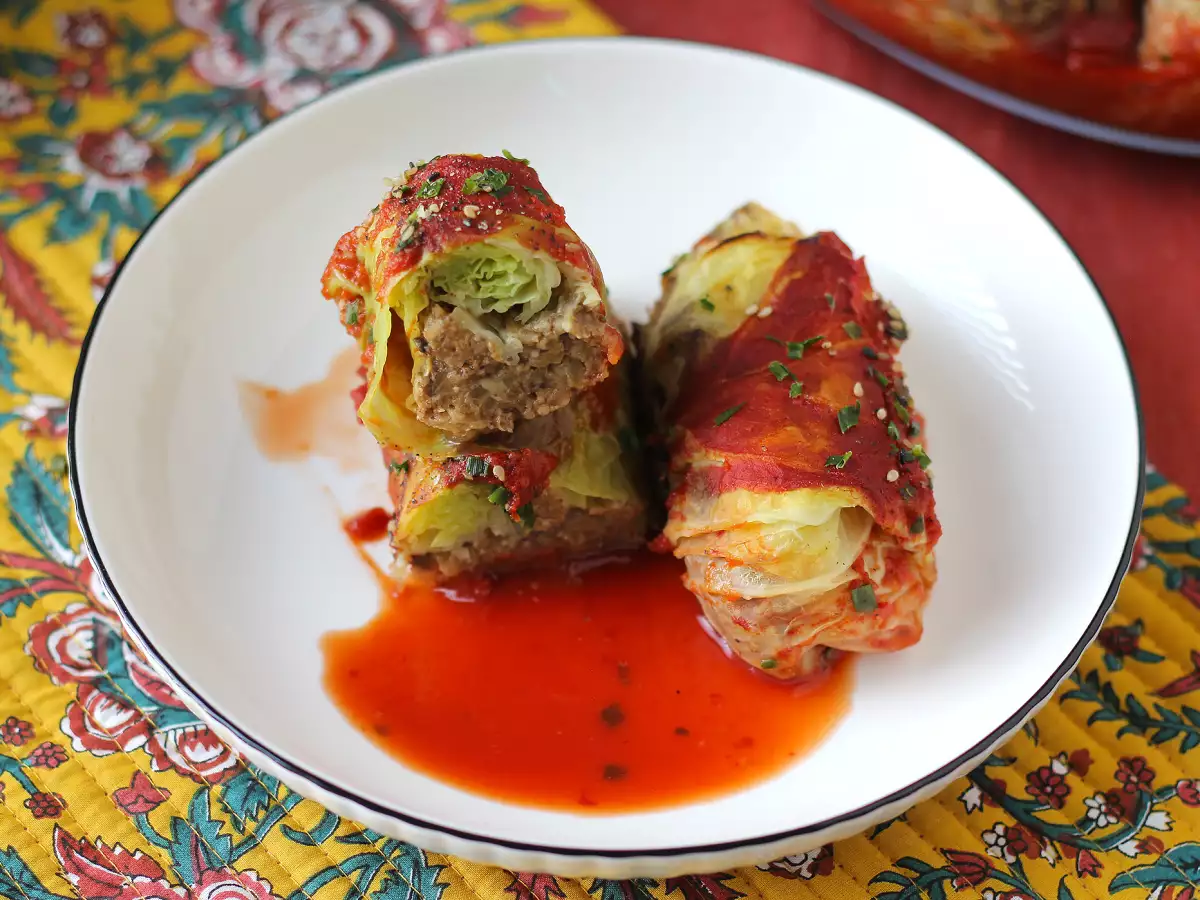 Vegetariánské zelné závitky s houbami, rýží a misem - foto 4