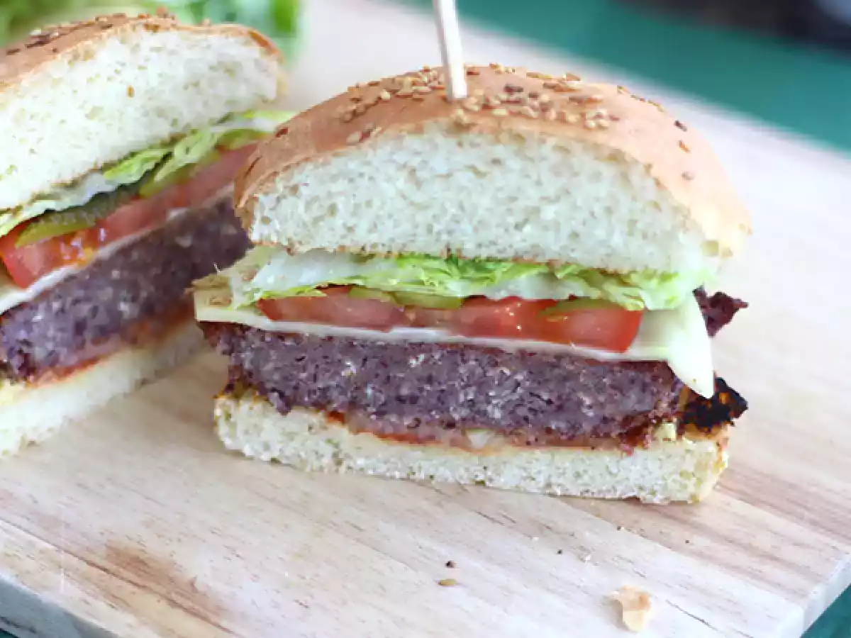 Vegetariánský burger z červených fazolí - foto 3