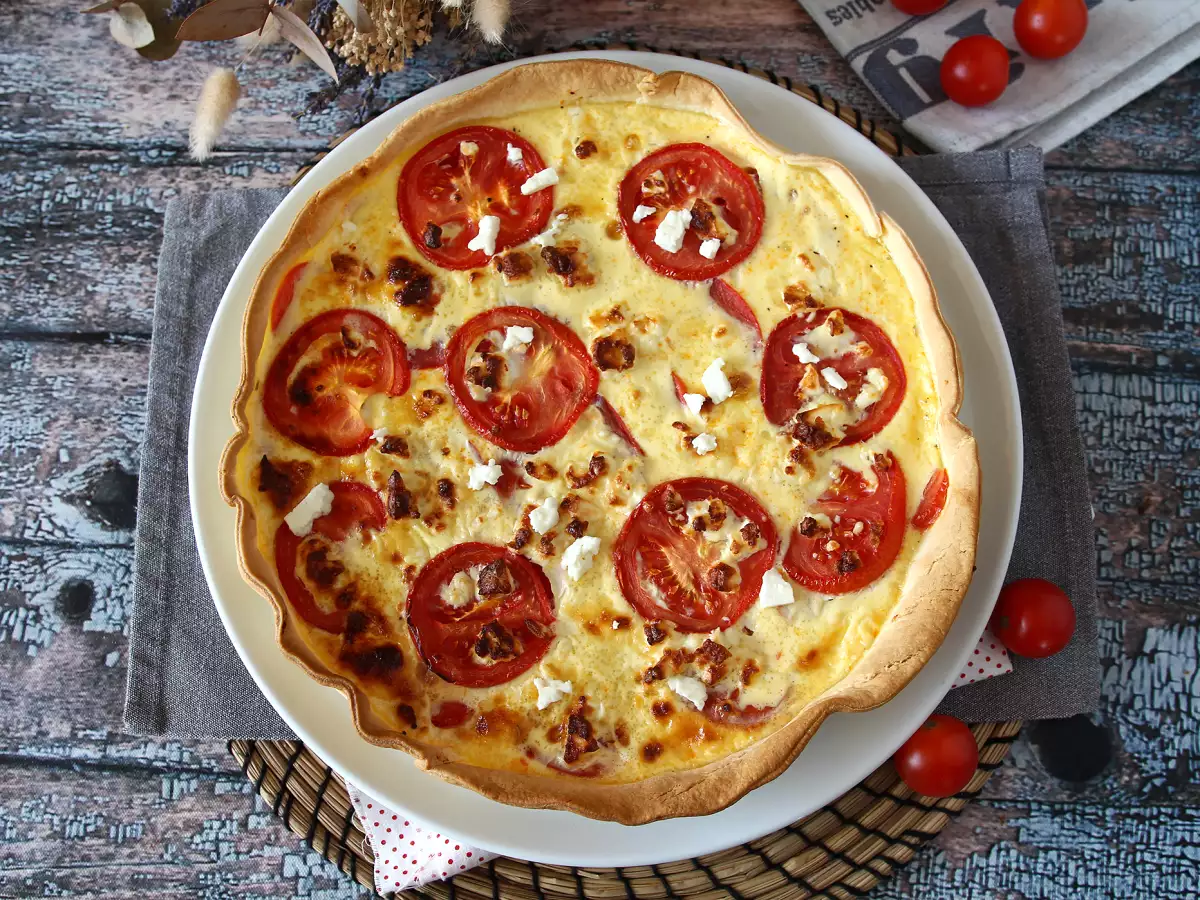 Vegetariánský quiche s rajčaty a fetou – ideální na piknik!