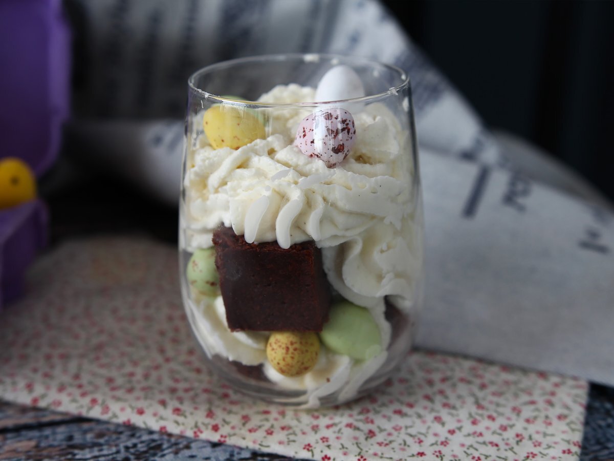 Velikonoční brownie a šlehačkové poháry - foto 2