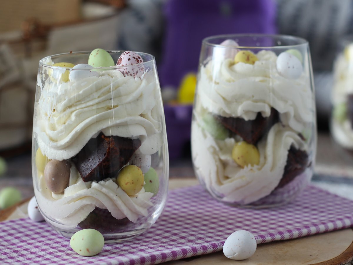 Velikonoční brownie a šlehačkové poháry - foto 6