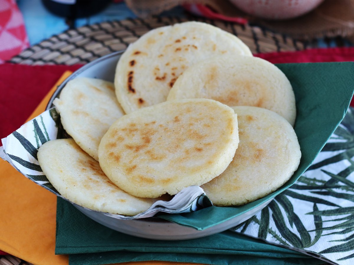 Venezuelské arepy, bezlepkové housky z pouhých 3 ingrediencí