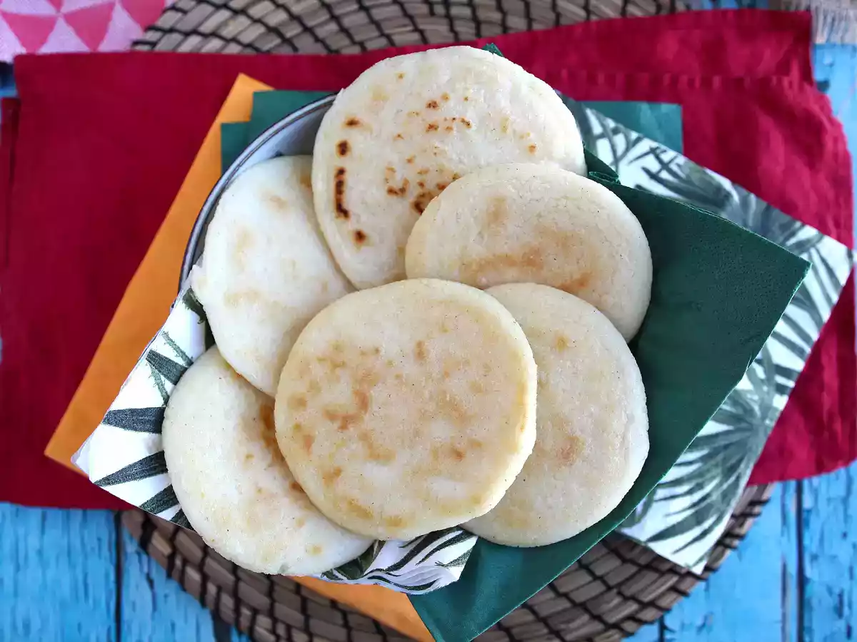 Venezuelské arepy, bezlepkové housky z pouhých 3 ingrediencí - foto 3