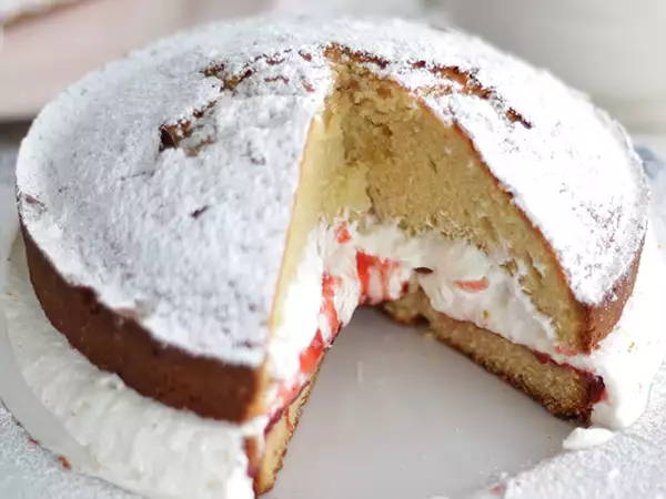 Recept Viktoriánský piškotový dort – extra vláčný