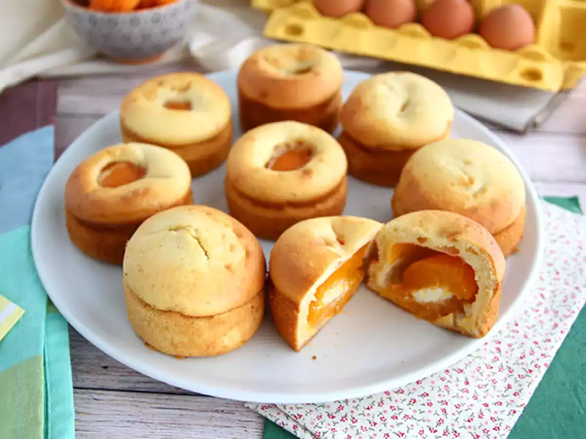 Vláčné meruňkové koláčky s mascarpone