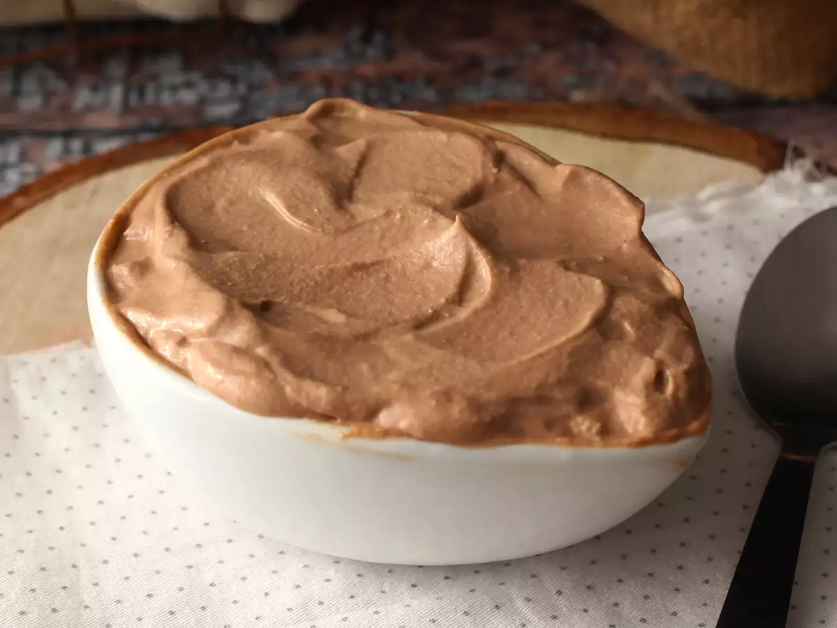 Vyšlehaný krém s Nutellou – ideální náplň do dortů a vrstvených dortů - foto 2
