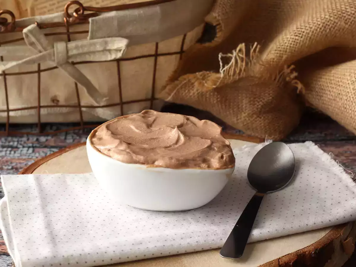 Vyšlehaný krém s Nutellou – ideální náplň do dortů a vrstvených dortů - foto 4