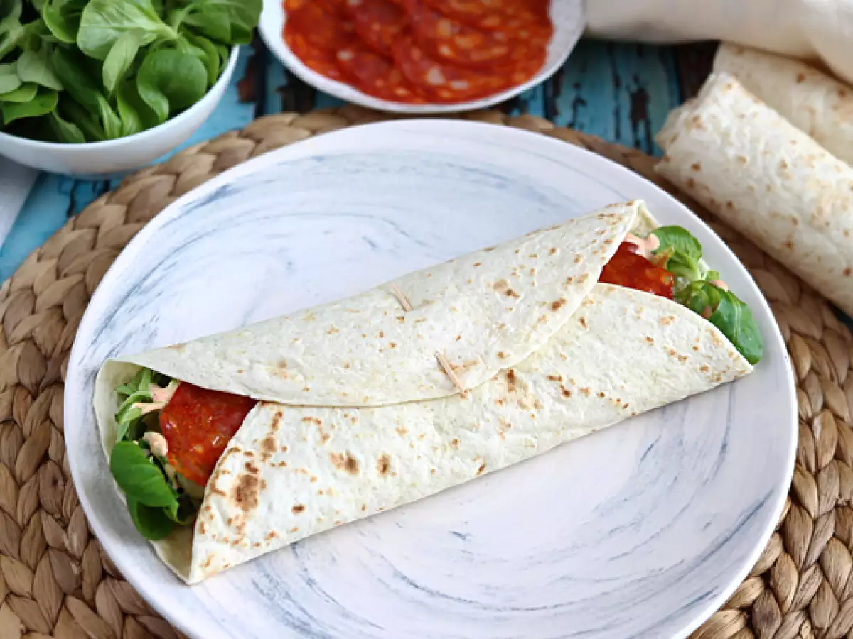 Wrap s chorizem, avokádem a rajčaty - foto 2