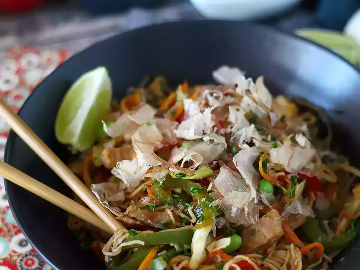 Yakisoba, smažené nudle se zeleninou - foto 4