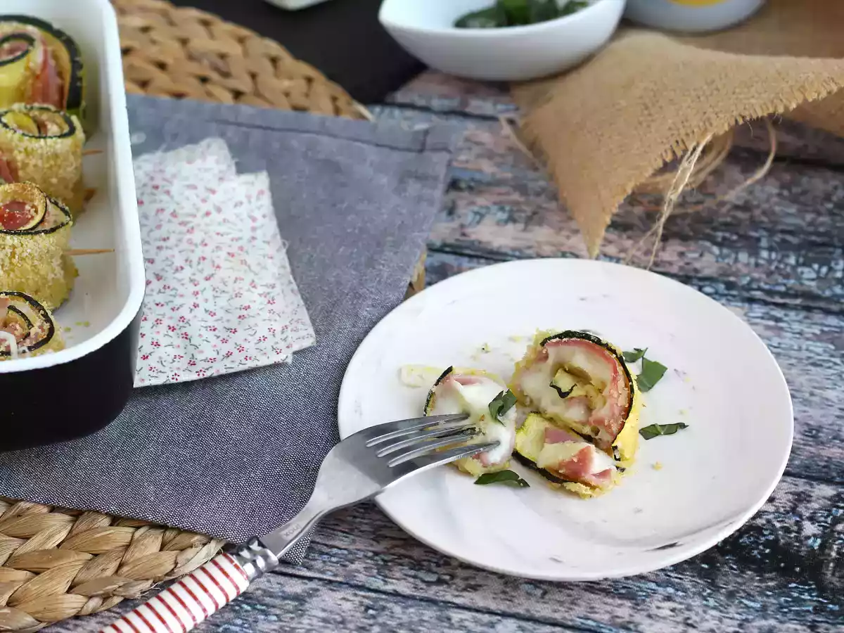 Zapečené cuketové závitky se šunkou a sýrem scamorza - foto 4