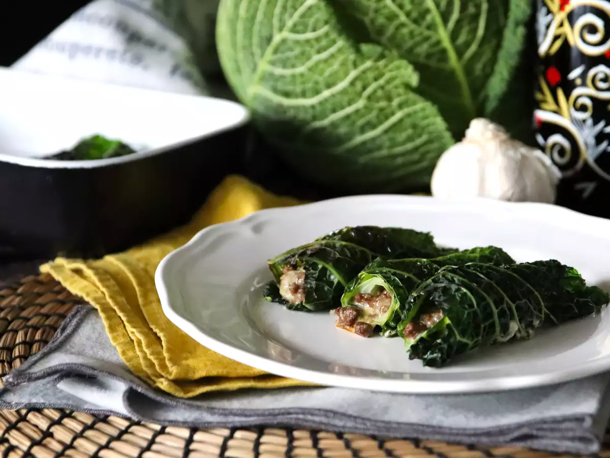 Zapečené kapustové závitky: snadný a levný recept na rodinný oběd