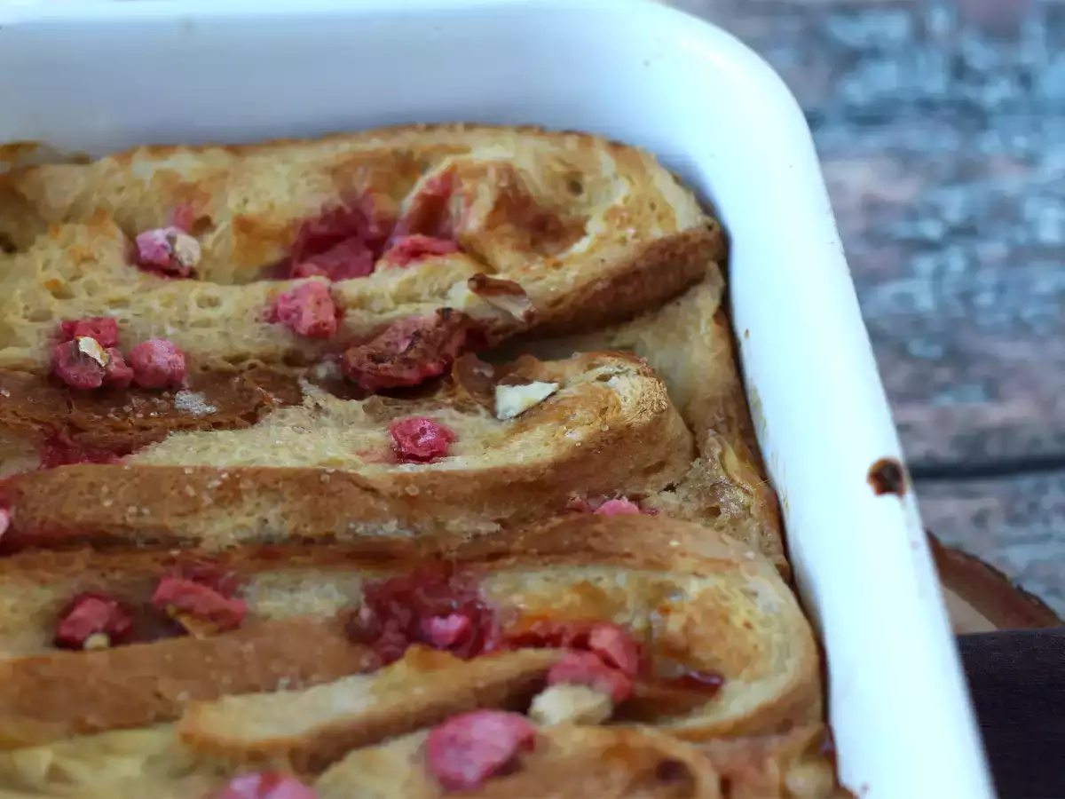 Zapečený francouzský toast s růžovými pralinkami – neodolatelný recept - foto 3