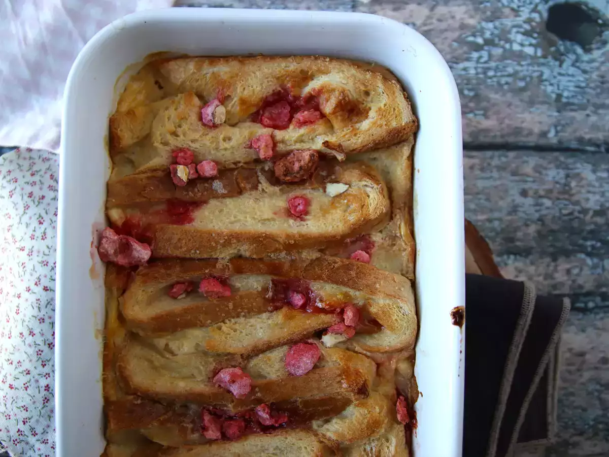 Zapečený francouzský toast s růžovými pralinkami – neodolatelný recept - foto 4